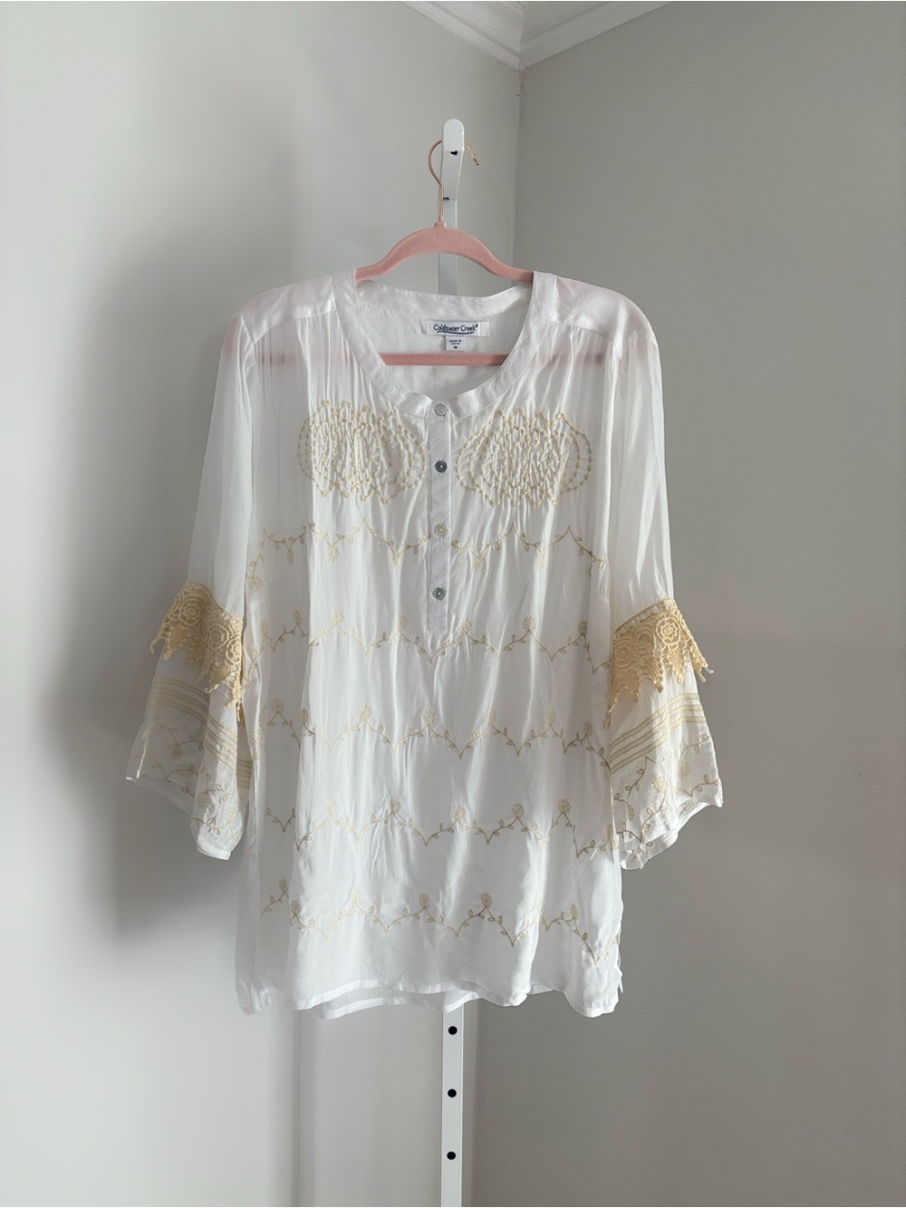 Coldwater Creek White Semi Sheer Dreamy Boho Top w Cream Embroidery Lace Size 1X - Picture 2 of 6